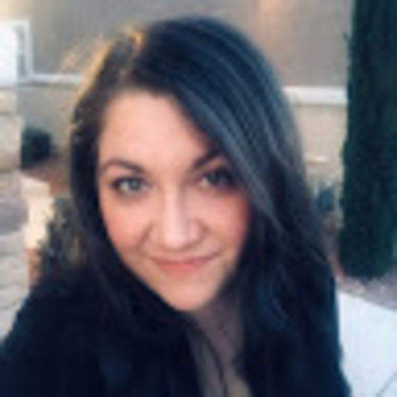 Meet your Posher, Danielle - Picture 1 of 1